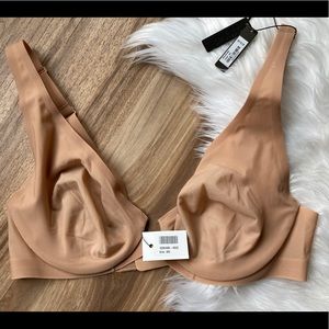 Skims Naked Underwire Plunge Bra in Honey 38 C